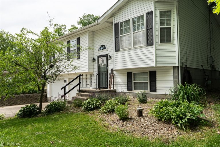 1211 Kingston Road, Uniontown, OH - Photo 2
