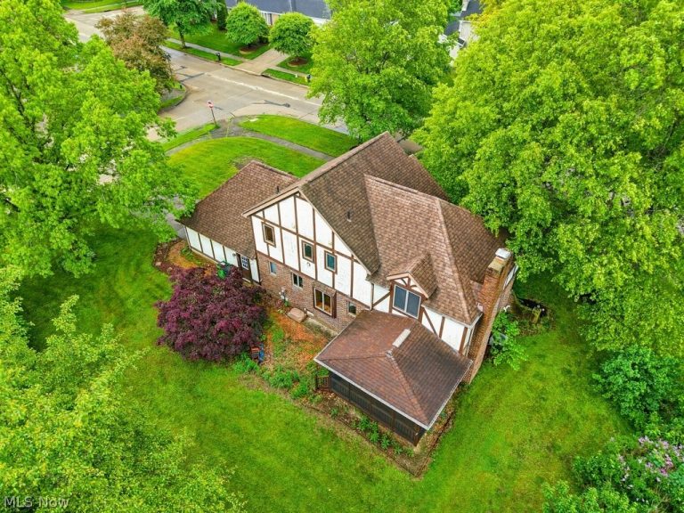 951 Azalea Boulevard, Barberton, OH - Photo 3