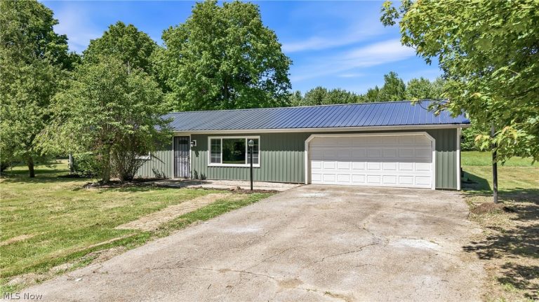 5423 Thompson Clark Road, Bristolville, OH - Photo 3
