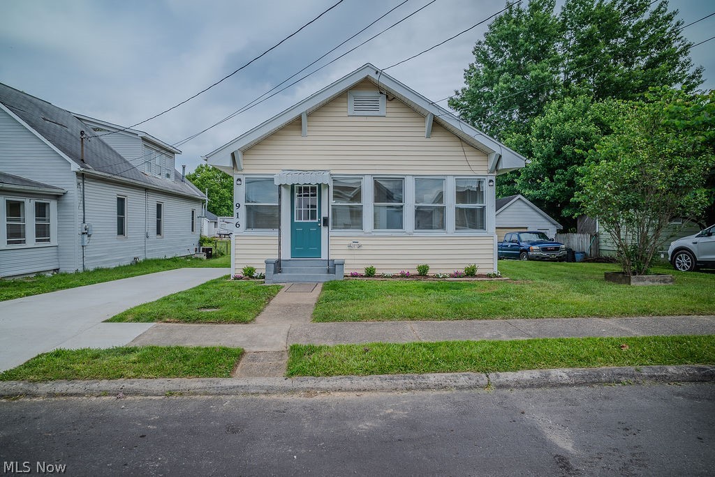 916 Maple Street, Parkersburg, WV