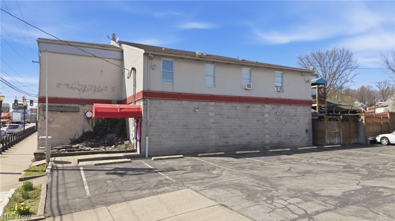 805 7th Street, Parkersburg, WV - Photo 2