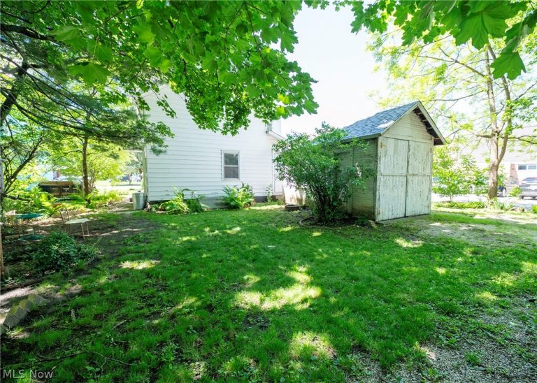 247 & 247 1/2 Ray Avenue, New Philadelphia, OH - Photo 4