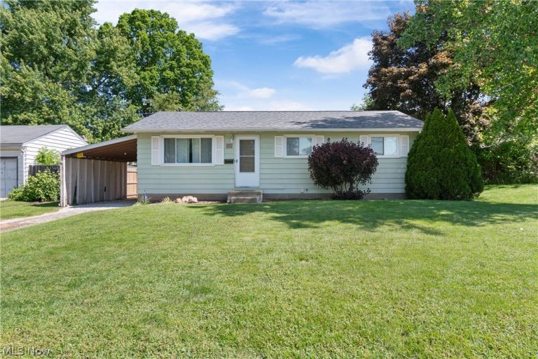 915 Valley Drive, North Canton, OH - Photo 4