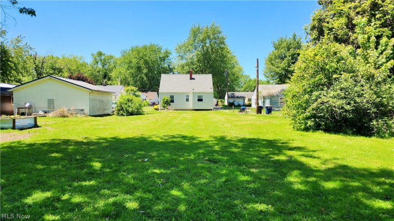 1328 Myrtle Avenue, Ashtabula, OH - Photo 2