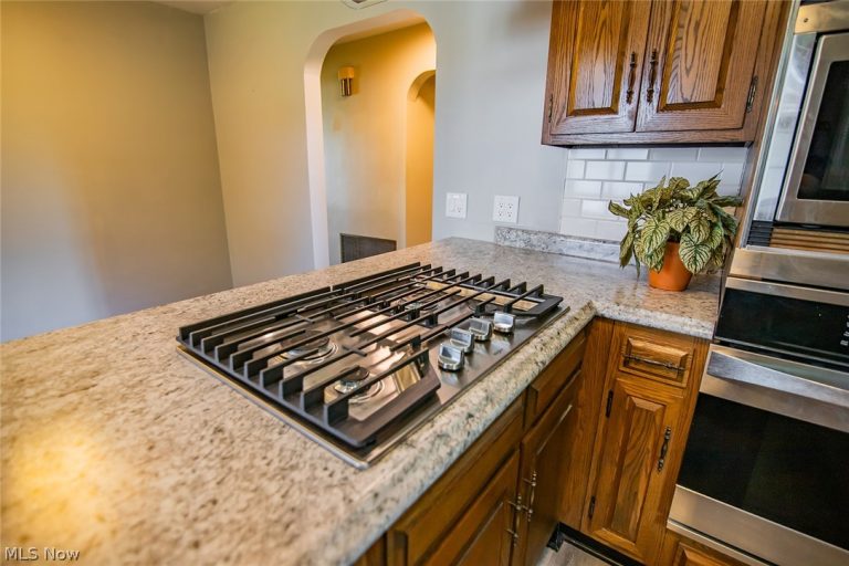 740 Mary Street, Belpre, OH - Photo 8
