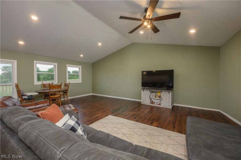 10952 Madlyn Street, Bolivar, OH - Photo 6
