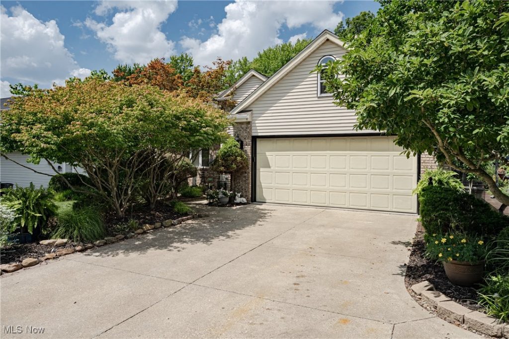 7538 Ridge Road, Parma, OH