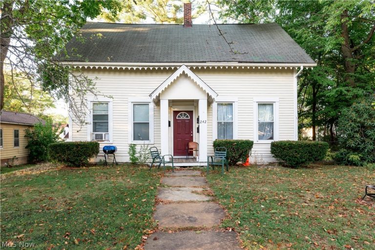 242 Highland Avenue, Ravenna, OH, 44266