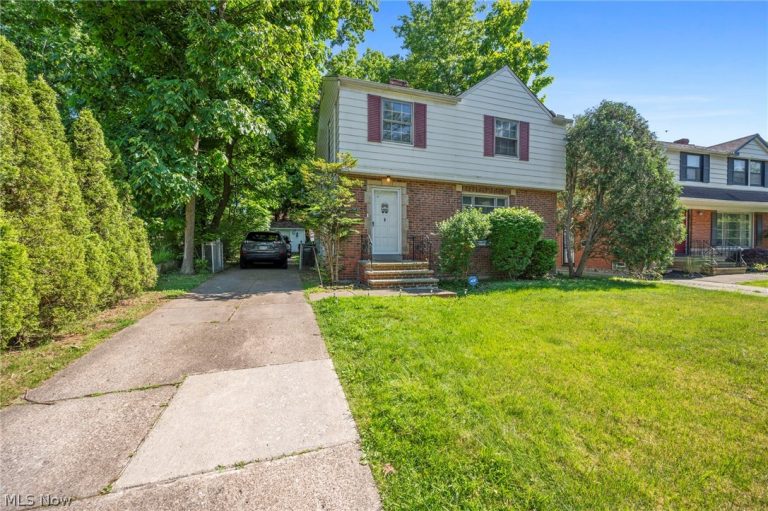 3830 Sherwood Road, South Euclid, OH - Photo 3