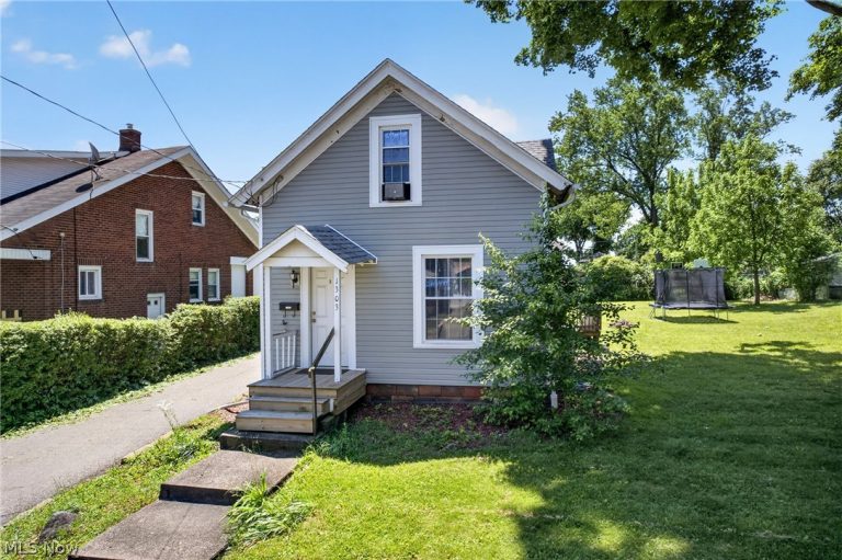 1303 Tremont Avenue, Massillon, OH - Photo 2