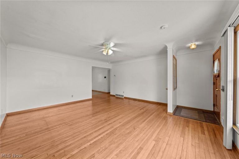 2129 Silverdale Avenue, Cleveland, OH - Photo 2