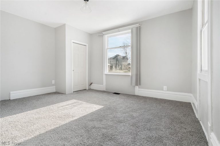 452 Summit Street, Alliance, OH - Photo 5