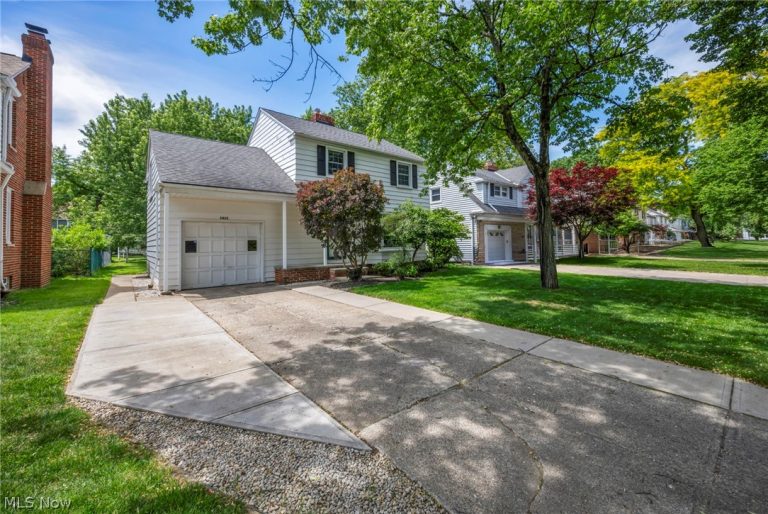 1412 Henning Drive, Lyndhurst, OH - Photo 2