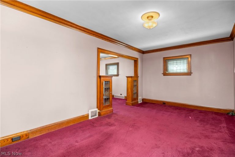 11301 Linnet Avenue, Cleveland, OH - Photo 6