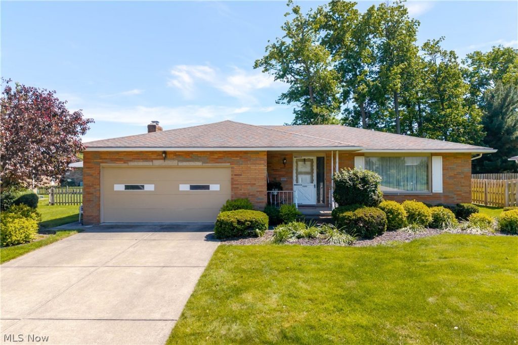 13899 Chippewa Trail, Middleburg Heights, OH