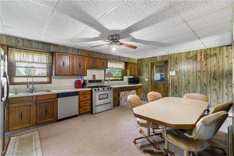 15494 Wheeler Road, LaGrange, OH - Photo 8