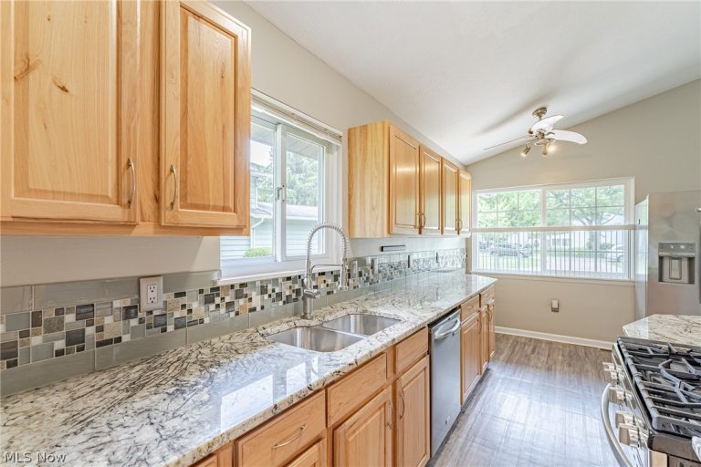23823 Beaumont Drive, North Olmsted, OH - Photo 8