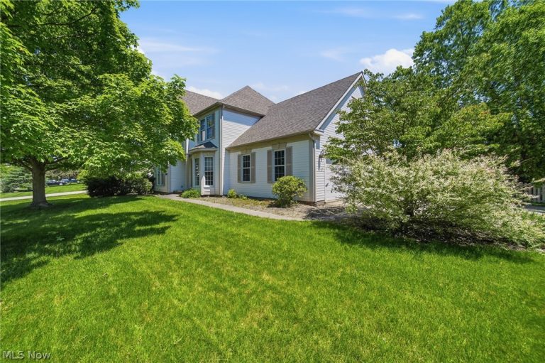 3021 Duquesne Drive, Stow, OH - Photo 2