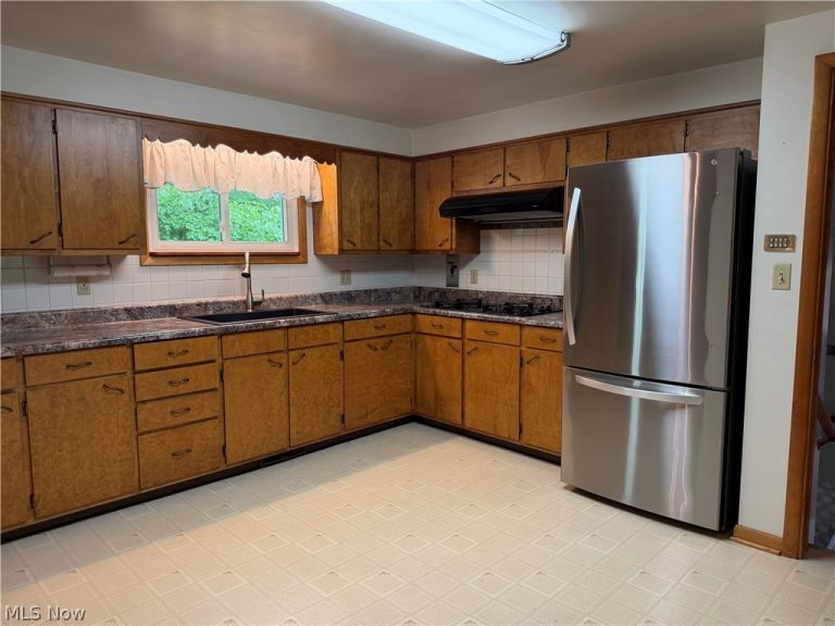 4805 Hoagland Blackstub Road, Cortland, OH - Photo 4