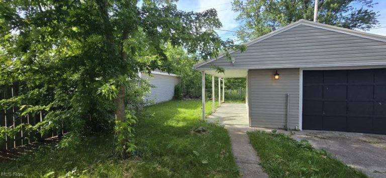 3155 Mckinley Street, Lorain, OH - Photo 3