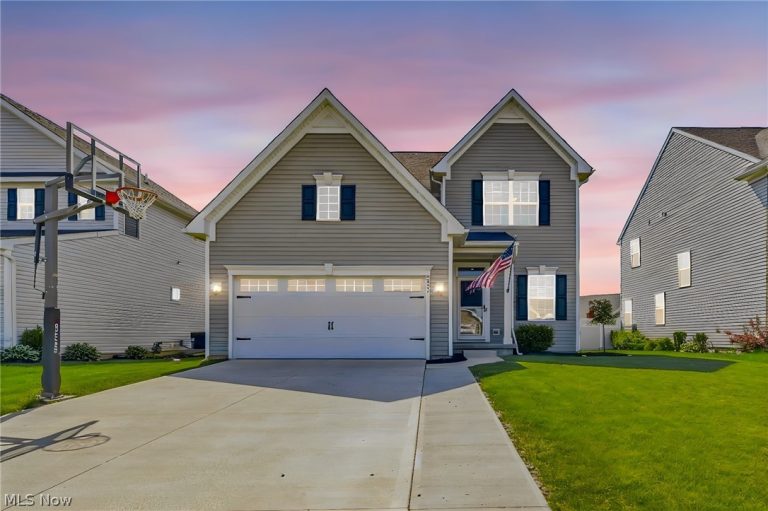 2069 Canterbury Drive, Willoughby, OH - Photo 2