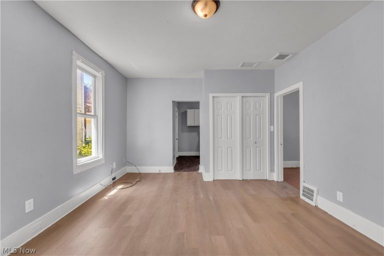 2480 86th Street, Cleveland, OH - Photo 2