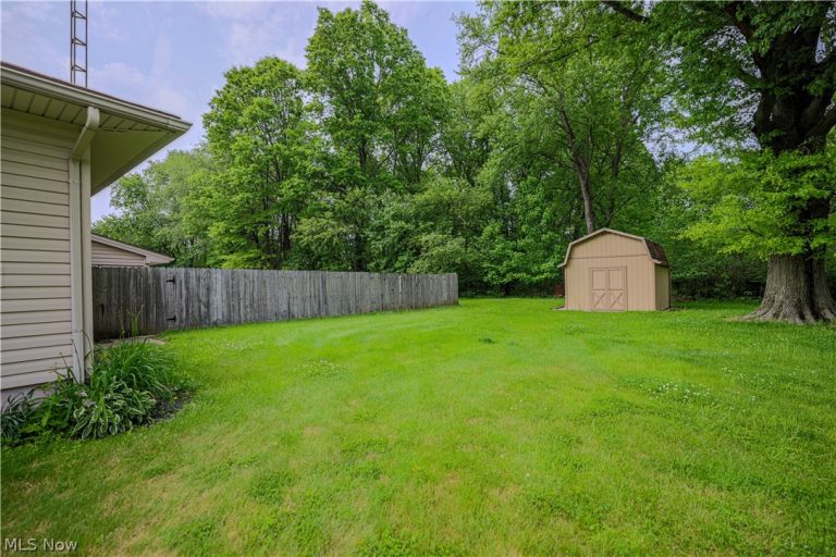 16011 Elbrook Street, Alliance, OH - Photo 6