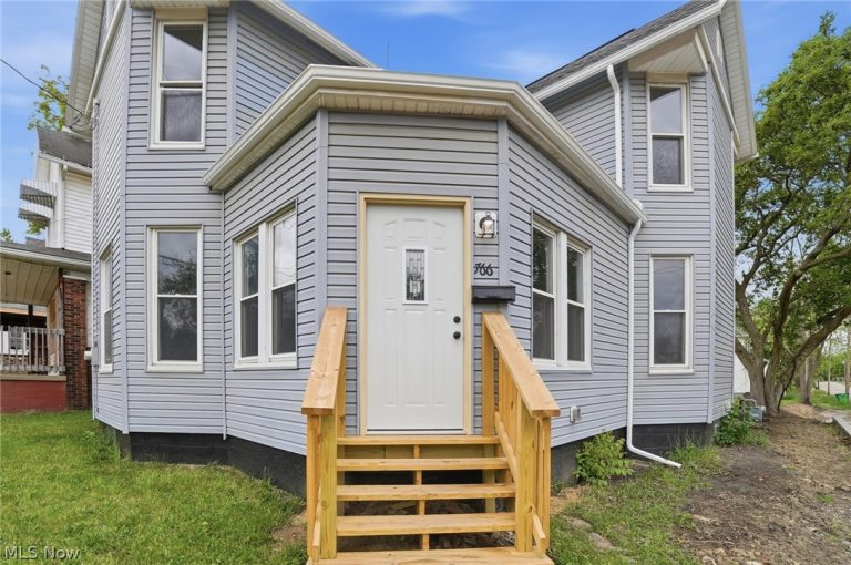 766 Summit, Alliance, OH - Photo 2