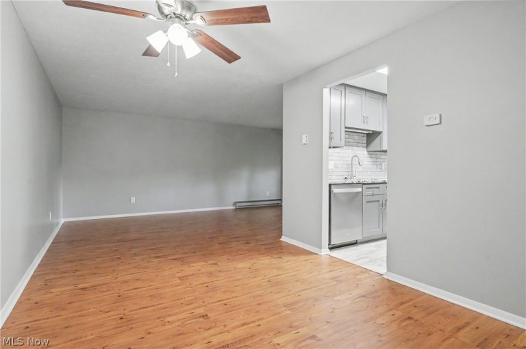 3068 Kent Road #206, Stow, OH - Photo 5