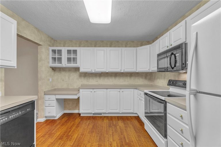 29 Community Drive, Avon Lake, OH - Photo 3