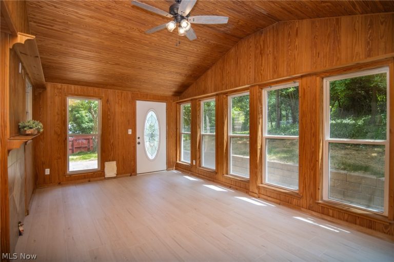 120 Windermere Drive, St Clairsville, OH - Photo 8