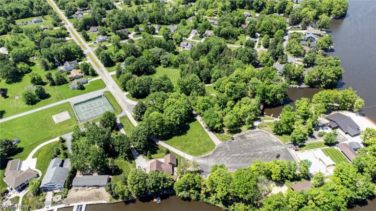 62 Rockaway Drive, Roaming Shores, OH - Photo 8