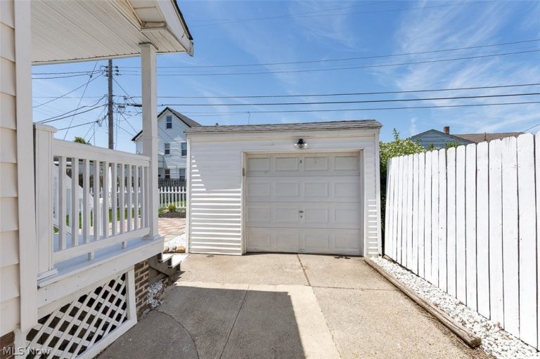 4948 107th Street, Garfield Heights, OH - Photo 5
