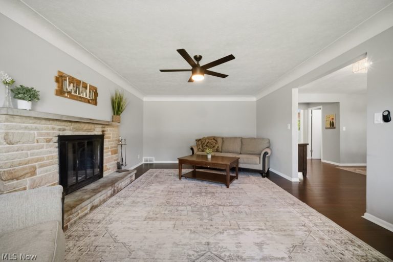 4480 Vezber Drive, Seven Hills, OH - Photo 6