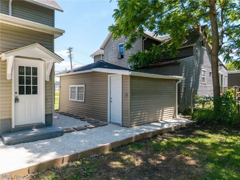 30 16th Street, Barberton, OH - Photo 5