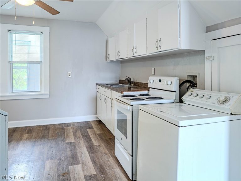 2102 96th Street, Cleveland, OH - Photo 8