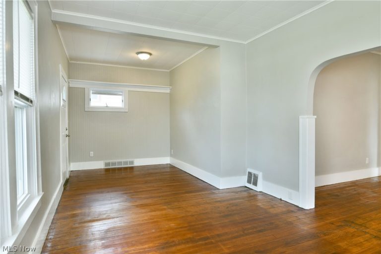 17 Prospect Street, Girard, OH - Photo 4