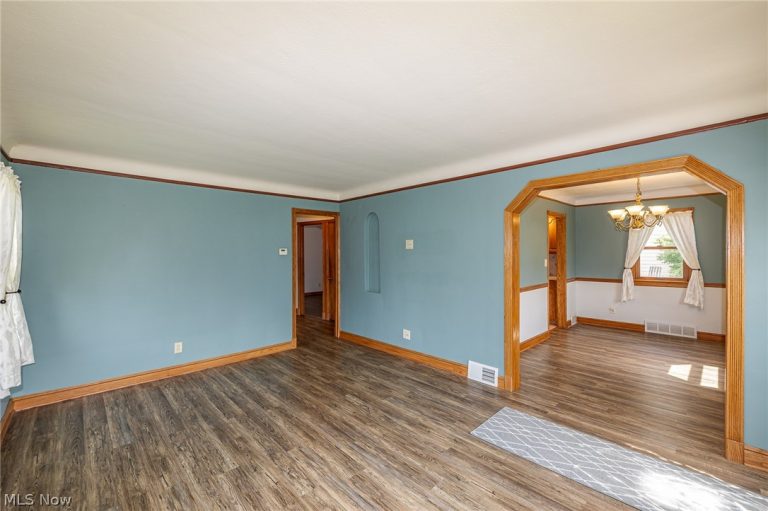 6136 Canterbury Road, Parma, OH - Photo 3