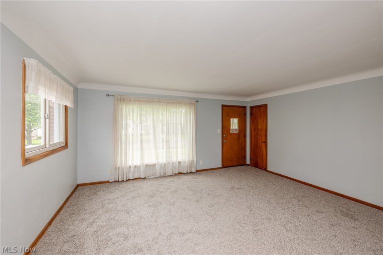 5670 Cherokee Drive, Lyndhurst, OH - Photo 5