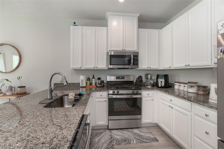 1169 Meadow Run, Copley, OH - Photo 6
