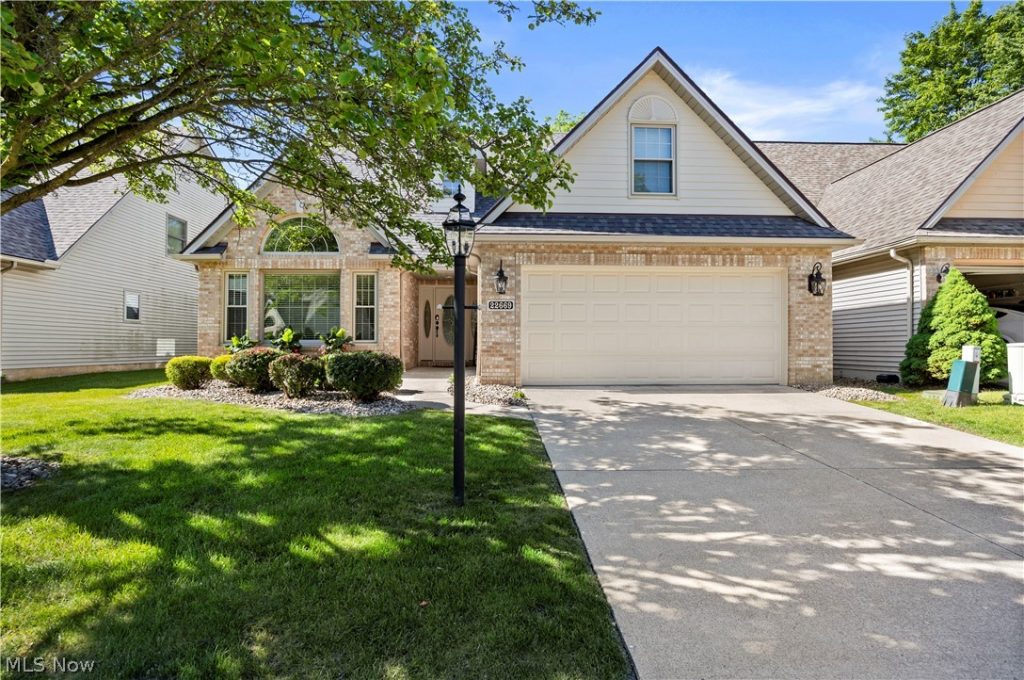 22669 Melissa Lane, Strongsville, OH