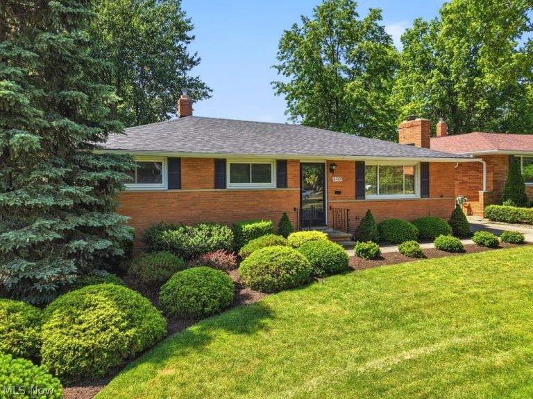 6503 Regency Drive, Parma, OH, 44129
