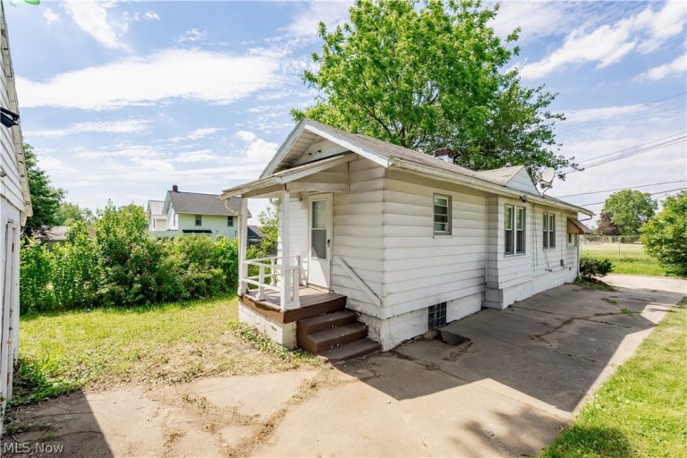 688 Kipling Street, Akron, OH - Photo 8
