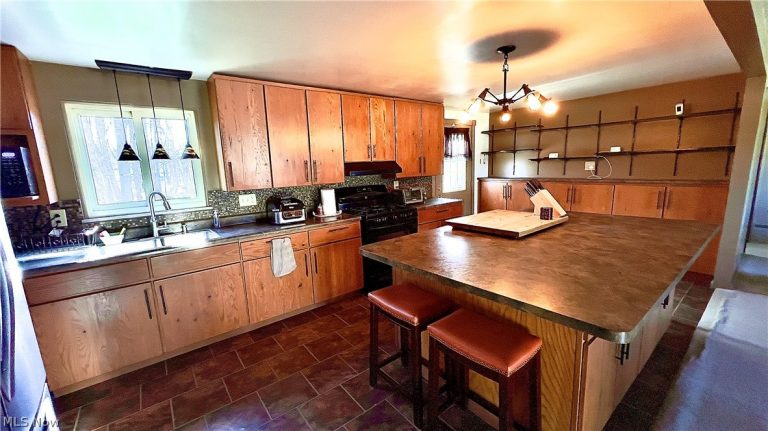 2933 Crestwood Drive, Warren, OH - Photo 6