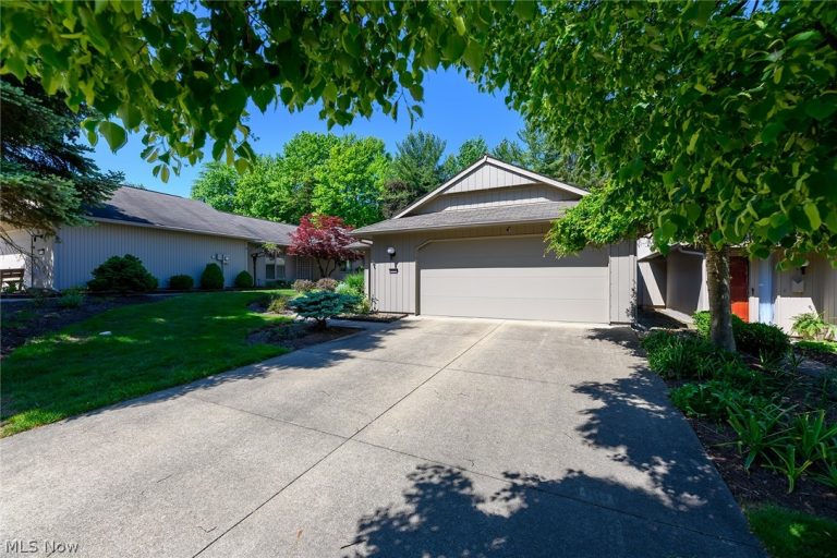 13192 Olympus Way, Strongsville, OH - Photo 3
