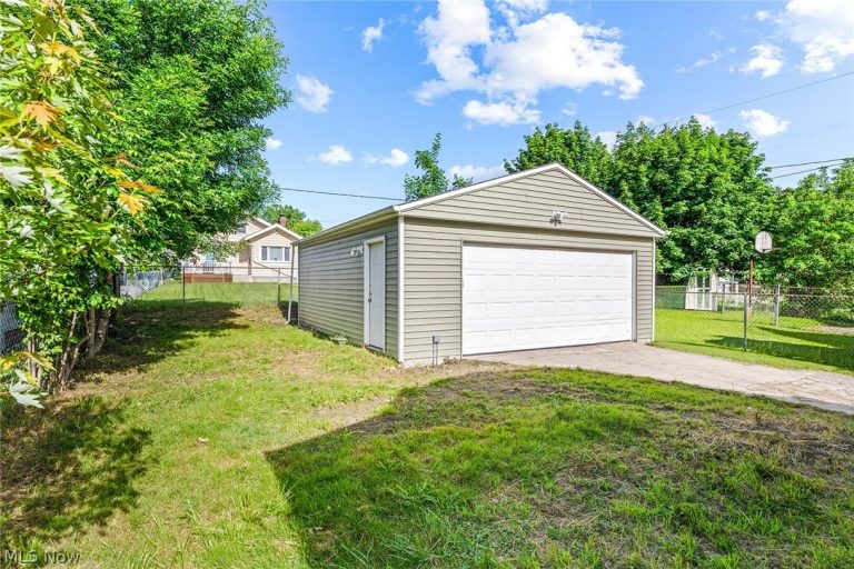 1421 Elder Avenue, Akron, OH - Photo 4