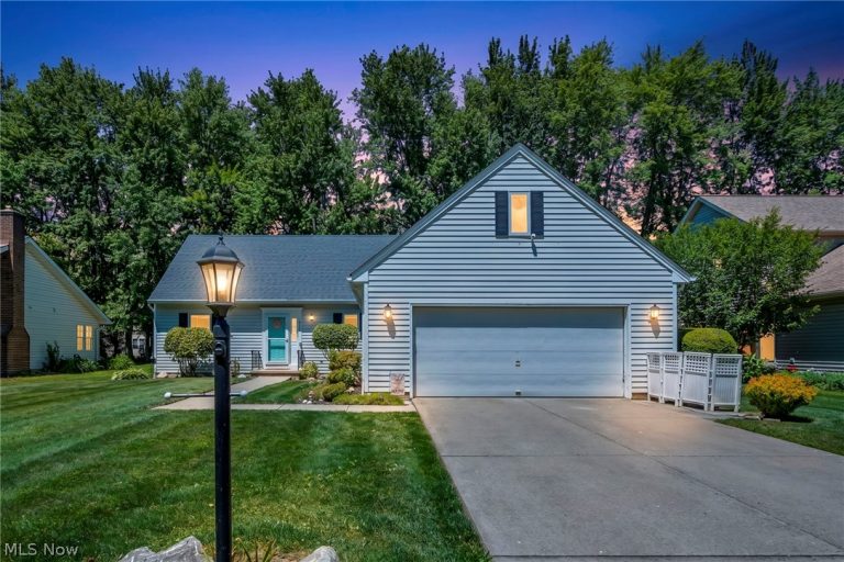 319 Greenwood Court, Elyria, OH, 44035
