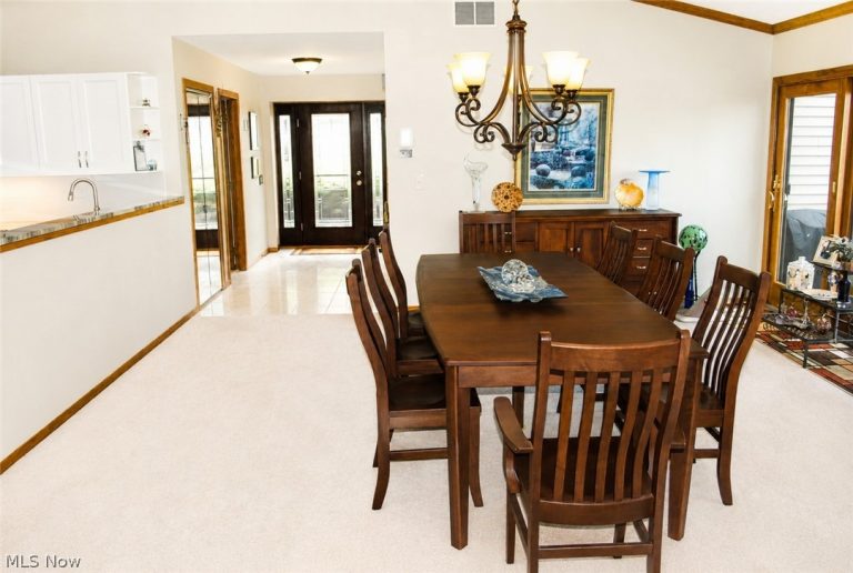 23128 Roberts Run, Bay Village, OH - Photo 6
