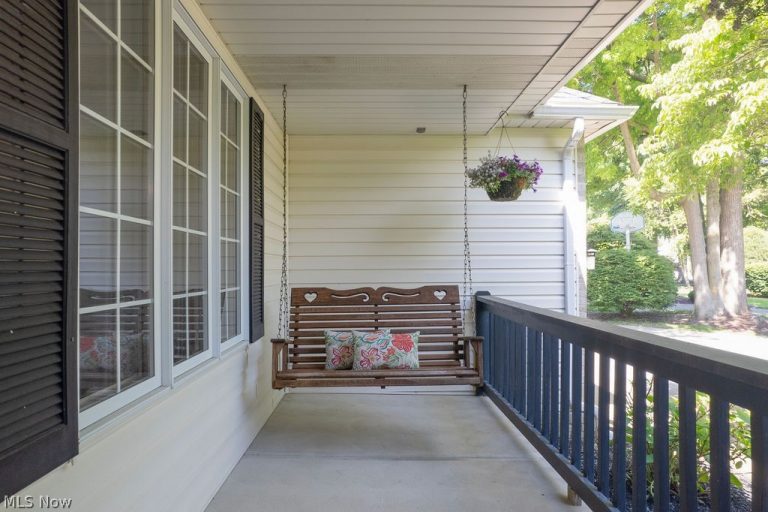 7580 Captains Court, Mentor, OH - Photo 3