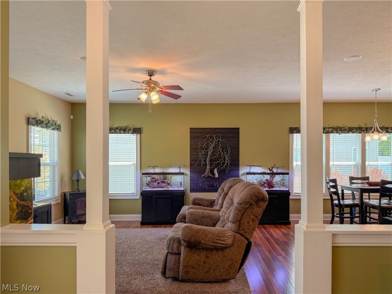 4892 Mandarin Drive, Seville, OH - Photo 8